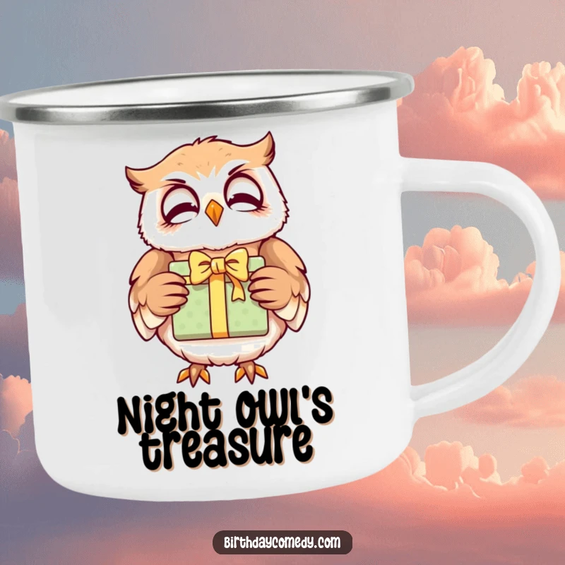 Funny owl camping mug, a giggling character holding a gift, perfect for outdoor enjoyment and wise companionship.
